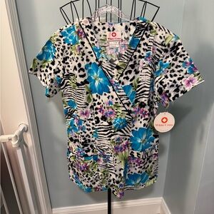 New White Cross Turquoise Wild Bloom Women Extra Small XS Floral scrub top